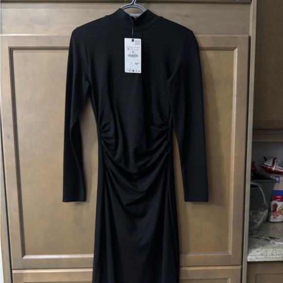 Zara Black Long-Sleeve Ruched Maxi Dress - Picture 2 of 6